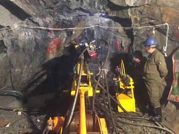 Z90-3 aparejo de taladro subterráneo del HQ los 300m usado para hacer un túnel y la conservación del agua