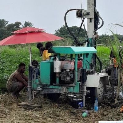 Rig de perforación de pozos de agua montado en remolque de 150 m con gran par para ingeniería de conservación de agua