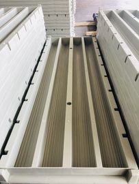 Las bandejas plásticas de las cajas del barril de base del cable metálico de 1070×385×10 milímetro cubren/la tapa de la caja