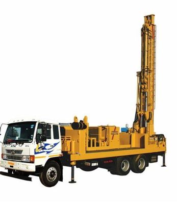 chasis de la correa eslabonada de los 300m o perforación Rig Borehole Drilling Equipment 85kw del pozo de agua del chasis del camión