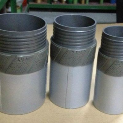 Conchas duraderas con diamantes sintéticos para operaciones de perforación estables