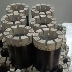 Conjunto de superficie con concha de diamantes para calibración precisa de agujeros de perforación