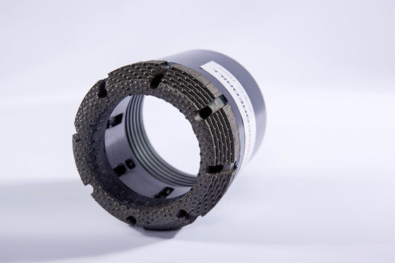 Un buen precio. Resistencia de desgaste determinada del pedazo de base del diamante de los pedazos de base de la superficie natural del diamante alta en línea