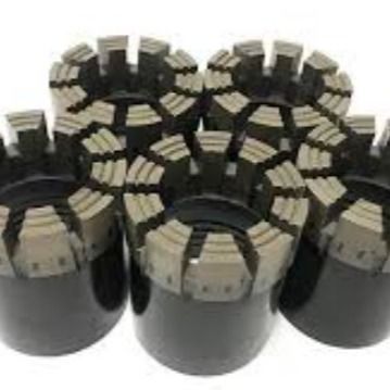 Un buen precio. Herramienta de perforación de forja de trozos de núcleo de diamante con paquete de caja de cartón en línea